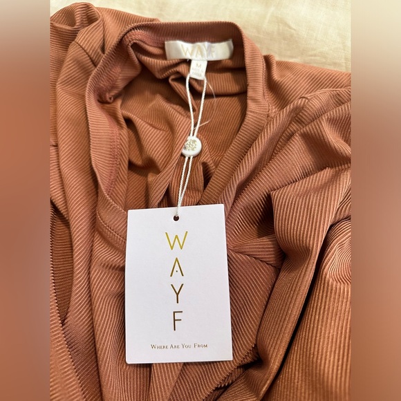 NWT sz M Wayf ribbed crew neck ruched side rose rust long sleeve top - Picture 5 of 6